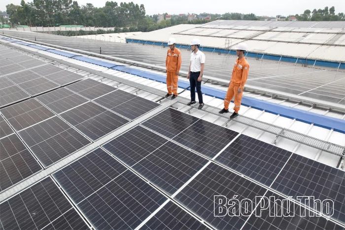 Hệ thống điện mặt trời mái nhà hiện đại phù hợp với mục tiêu chuyển dịch năng lượng, giảm phát thải.