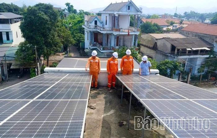 Hệ thống điện mặt trời mái nhà được nhiều đơn vị lựa chọn lắp đặt.