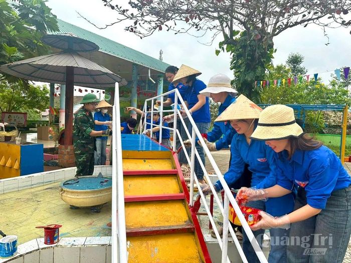 Xã Cam Lộ chú trọng tạo nguồn phát triển Đảng từ đoàn viên, thanh niên ưu tú - Ảnh: T.T