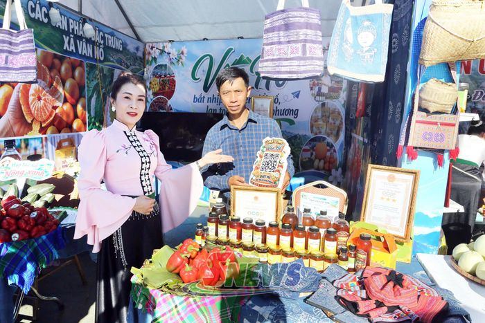 Các sản phẩm, mô hình, giải pháp công nghệ được giới thiệu tại gian hàng của xã Vân Hồ.
