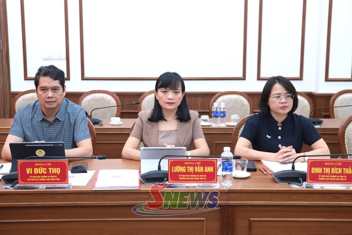 Các đại biểu dự hội nghị.