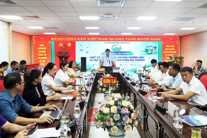Hội nghị tập huấn “Thiết kế bao bì, câu chuyện thương hiệu và nội dung số cho sản phẩm địa phương”.