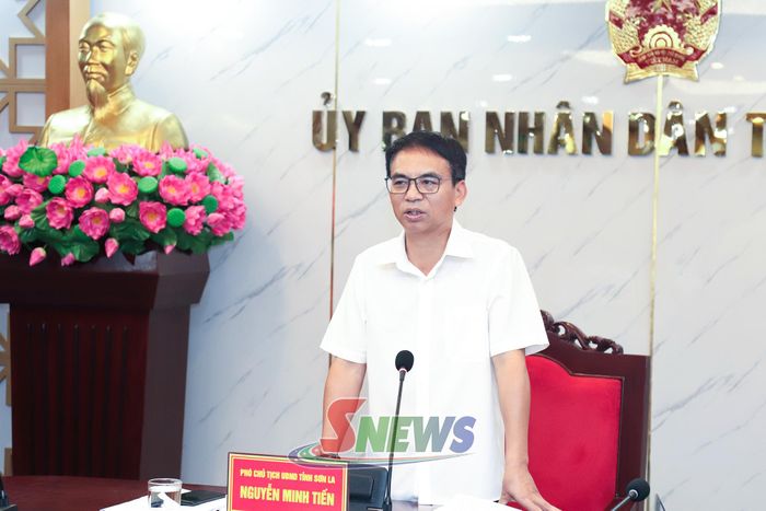 Đồng chí Nguyễn Minh Tiến, Phó Chủ tịch UBND tỉnh, phát biểu kết luận tại cuộc làm việc.