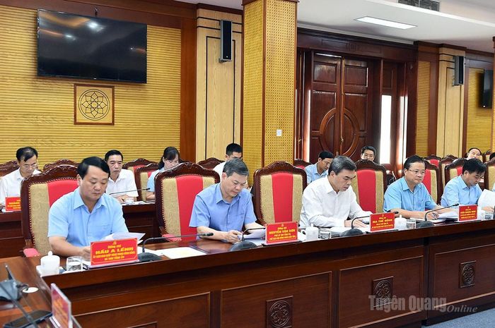 Các đồng chí Thường trực Tỉnh ủy tại hội nghị.