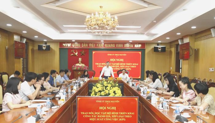 Ban Tổ chức Tỉnh ủy Thái Nguyên làm việc với Đoàn công tác của Học viện Chính trị quốc gia Hồ Chí Minh nhằm trao đổi kinh nghiệm triển khai đánh giá, xếp loại cán bộ, công chức, viên chức và người lao động theo hiệu suất công việc (KPI).