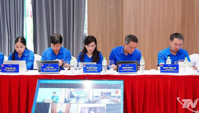 Đại biểu dự Hội nghị.