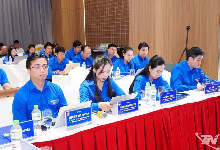 Đại biểu dự Hội nghị.