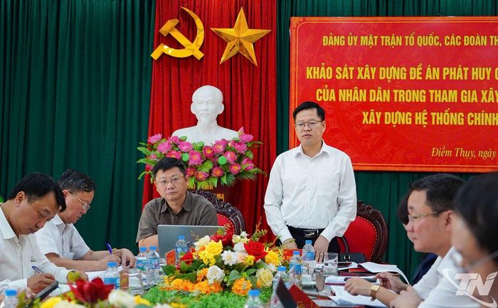 Đồng chí Đinh Quang Tuyên, Phó Bí thư Tỉnh ủy, Chủ tịch Ủy ban MTTQ Việt Nam tỉnh phát biểu tại buổi làm việc.