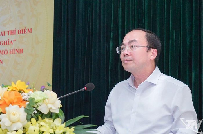 Đồng chí Nguyễn Đăng Bình, Phó Bí thư Thường trực Tỉnh ủy, Trưởng Đoàn đại biểu Quốc hội tỉnh phát biểu tại Hội thảo.