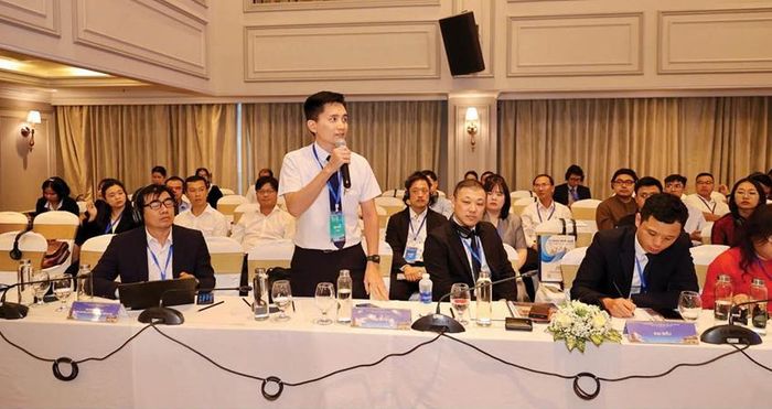 Doanh nghiệp Nhật Bản trao đổi nhu cầu đầu tư tại Huế. Ảnh: Đình Hoàng 