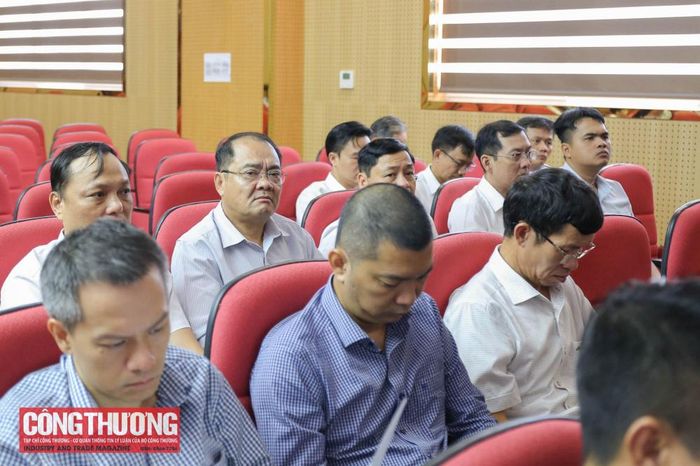 Các đại biểu tham dự Hội thảo
