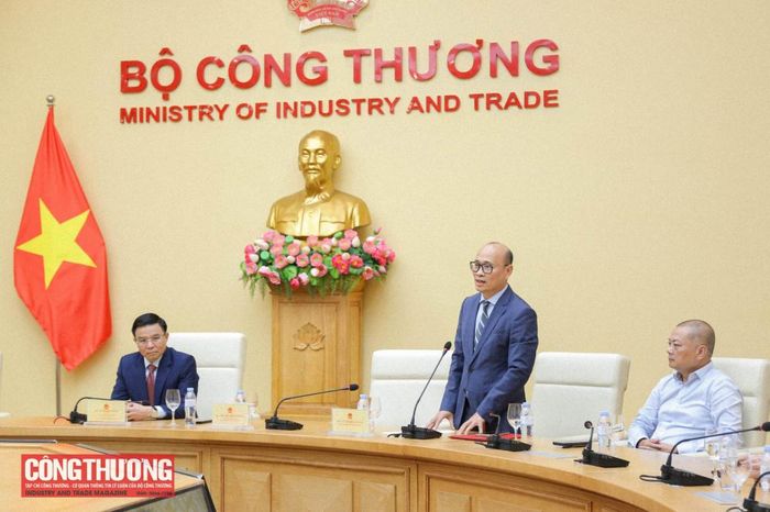 Thứ trưởng Bộ Công Thương Lương Hoàng Thái phát biểu nhận nhiệm vụ