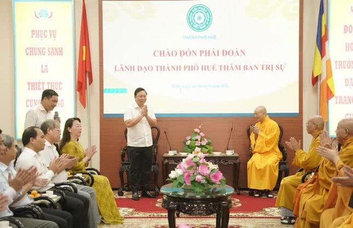 Chủ tịch UBND TP.Huế Lê Trí Thanh chúc mừng thành công Đại hội đại biểu Phật giáo thành phố lần thứ IX, nhiệm kỳ 2026-2031