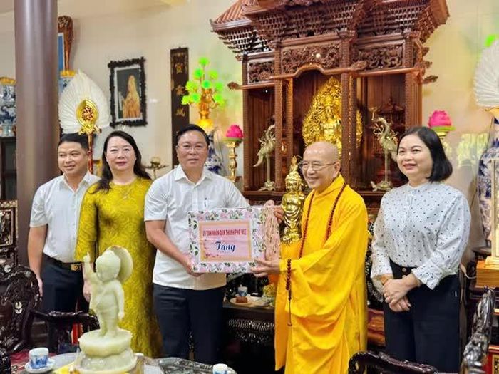 Thăm Hòa thượng Thích Khế Chơn tại chùa Thiên Minh
