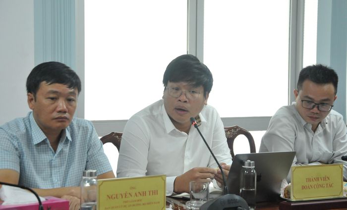 Ông Trịnh Minh Đức, Phó trưởng phòng Kỹ thuật Thẩm định, Ban Quản lý dự án đường bộ miền Nam thông tin hồ sơ dự án.