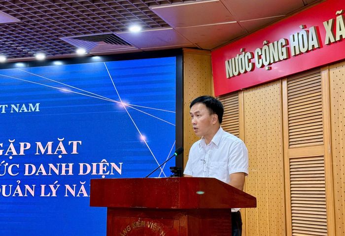 Ông Nguyễn Đức Nghĩa, Trưởng phòng Tổ chức cán bộ, Cục Đăng kiểm Việt Nam báo cáo tình hình công tác quy hoạch cán bộ Cục.