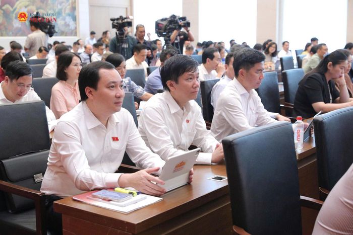 Các đại biểu dự hội nghị. Ảnh: Hồ Long