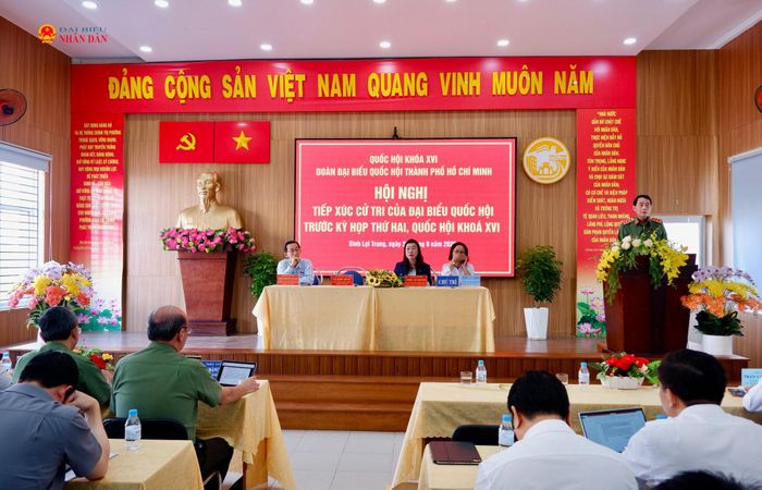 Quang cảnh hội nghị tiếp xúc cử tri. Ảnh: Hoa Lê