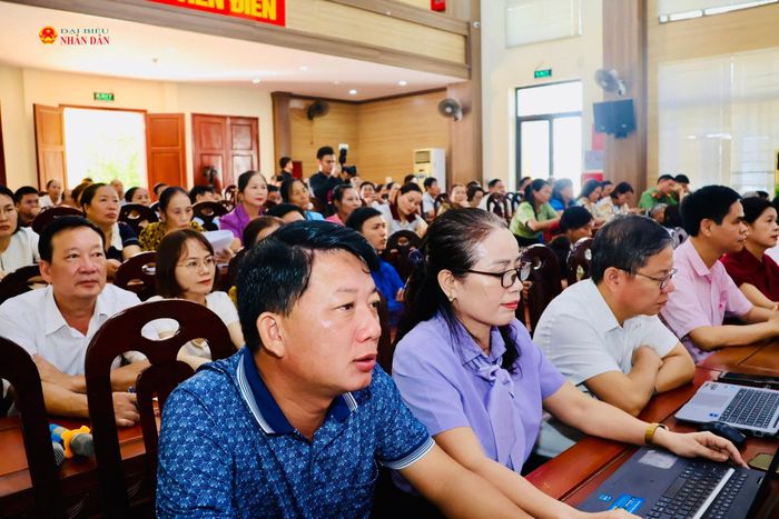 Các đại biểu dự Hội nghị TXCT.