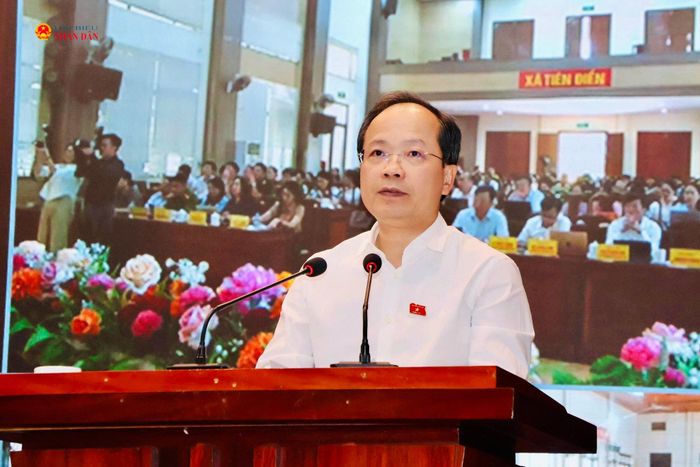 Bí thư Tỉnh ủy, Trưởng Đoàn ĐBQH tỉnh Nguyễn Duy Lâm phát biểu tại hội nghị