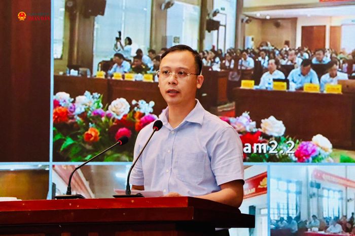 Quyền Giám đốc Sở Tài chính Hà Tĩnh Hồ Đức Đàn giải trình, làm rõ các nội dung cử tri quan tâm.