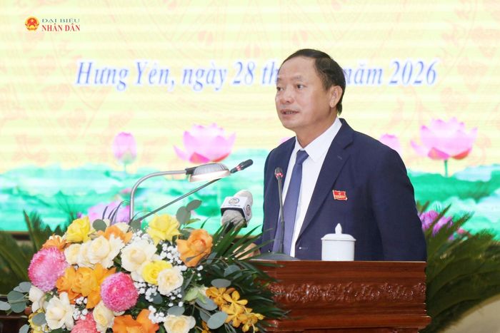 Phó Bí thư Tỉnh ủy, Chủ tịch HĐND tỉnh Trần Quốc Văn phát biểu khai mạc kỳ họp. Ảnh: An Nhiên