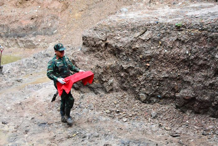 Ngày 28/9, lực lượng làm nhiệm vụ đã phát hiện, quy tập thêm 1 bộ hài cốt liệt sĩ