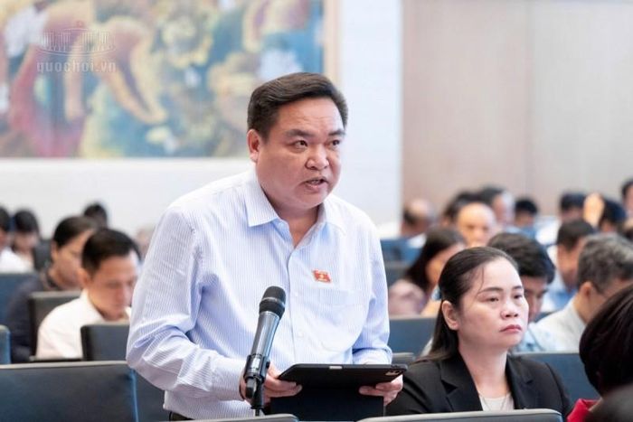 Đại biểu Hoàng Văn Tuyên (Đoàn TP Hải Phòng). Ảnh: Media Quốc hội