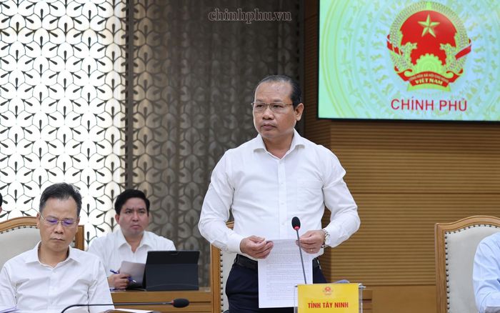  Phó Chủ tịch UBND tỉnh Tây Ninh Trương Thanh Liêm phát biểu tại cuộc họp. Ảnh: VGP. 