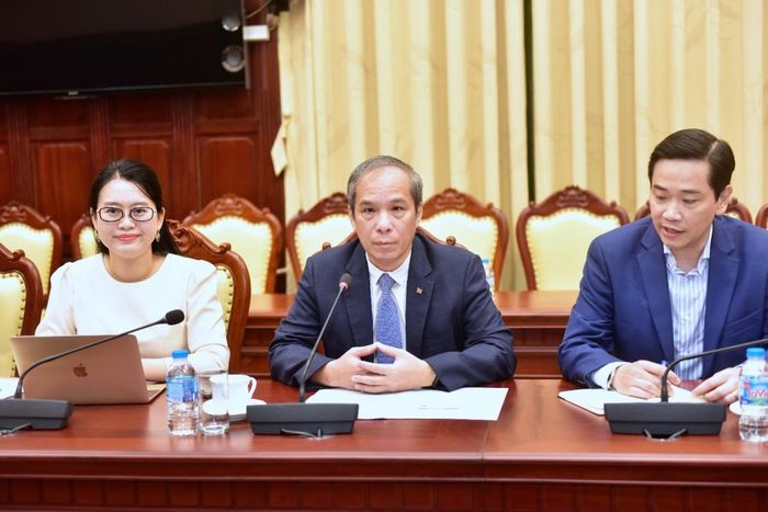 Phó Thống đốc Thường trực Đoàn Thái Sơn phát biểu tại buổi làm việc