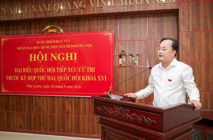Đồng chí Tô Huy Vũ - Đại biểu Quốc hội khóa XVI, Bí thư Đảng ủy, Chủ tịch Hội đồng thành viên Agribank phát biểu tại Hội nghị