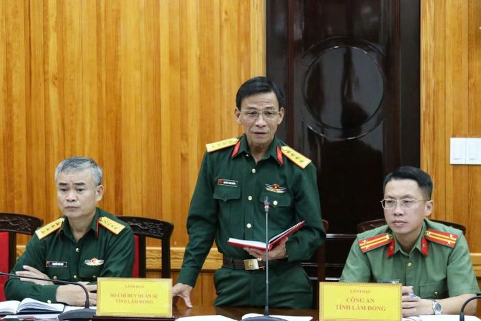 Ban Chỉ huy Quân sự tỉnh Lâm Đồng báo cáo kết quả lấy mẫu hài cốt liệt sĩ để giám định ADN. Ảnh: Hạ Chúc.