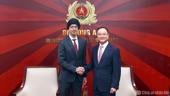 Thứ trưởng Phạm Thế Tùng và Đại sứ Rajpal Singh.