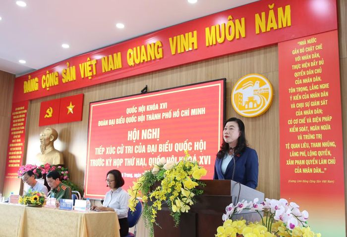 Đại biểu Quốc hội Triệu Lệ Khánh thông tin kết quả hoạt động của Tổ đại biểu Quốc hội TP Hồ Chí Minh số 9.