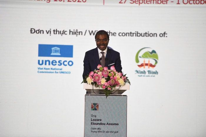 Giám đốc Trung tâm Di sản thế giới UNESCO Lazare Eloundou Assomo phát biểu trong phiên khai mạc.