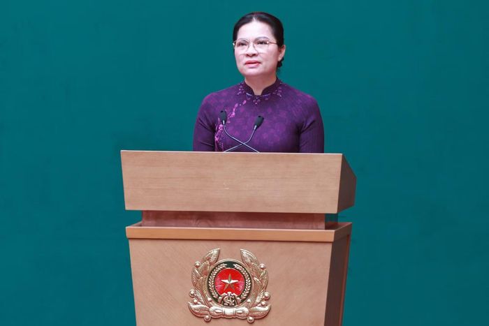Đồng chí Hà Thị Nga phát biểu khai mạc hội nghị.