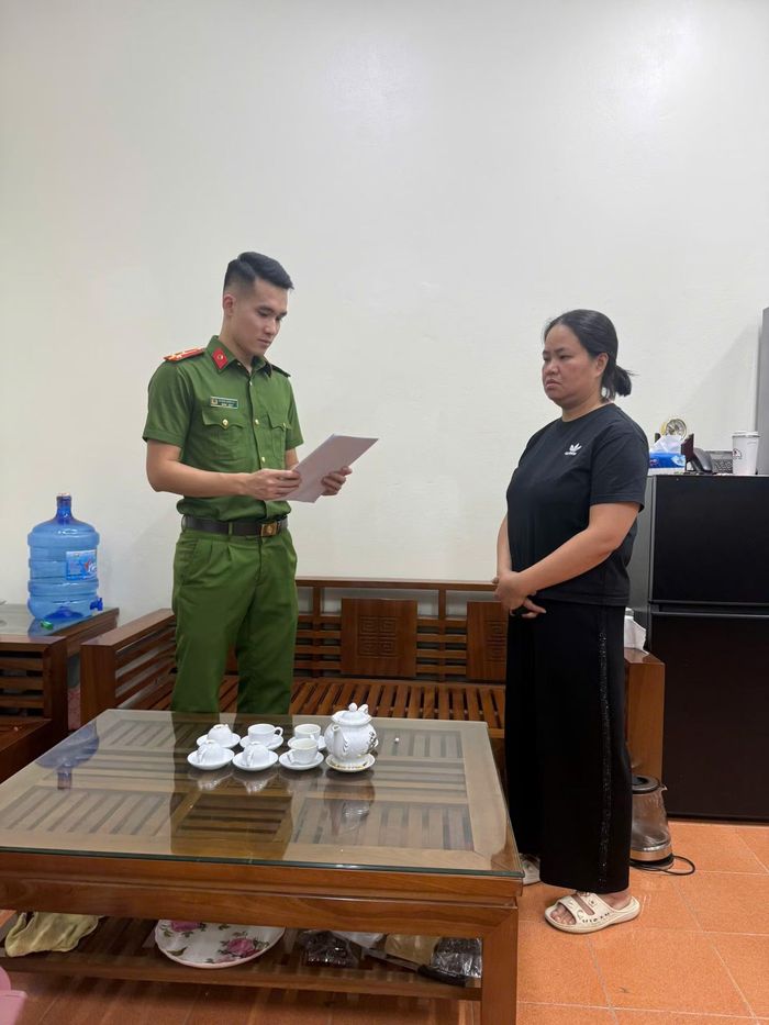 Cơ quan Cảnh sát điều tra Công an tỉnh Lạng Sơn ra Quyết định khởi tố bị can, Lệnh bắt bị can để tạm giam đối với Đỗ Kim Nhung về tội Môi giới hối lộ.