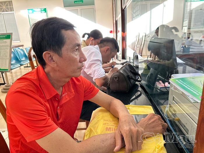  Ông Phan Mạnh Khương, Khóm 6, phường An Xuyên, hoàn thiện thủ tục vay vốn mua nhà ở xã hội.