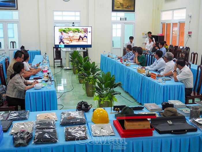  Các đại biểu xem phim tư liệu về cố Thủ tướng Võ Văn Kiệt.