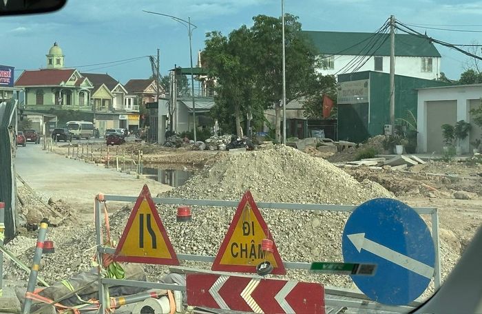 Hà Nội đàng nỗ lực hoàn thiện các trục giao thông hướng tâm và phấn đấu hoàn thành khoảng 100km đường sắt đô thị. Ảnh: N.LY