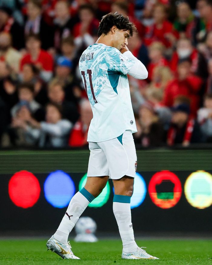 João Félix đang trở thành điểm tựa trên hàng công Bồ Đào Nha