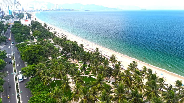 Theo đồ án quy hoạch, khu vực phía đông đường Trần Phú rộng hơn 80,6 ha, kéo dài từ cầu Trần Phú đến cảng Nha Trang. Dọc tuyến dự kiến bố trí 13 bãi đỗ xe, gồm 9 bãi trong công viên, một bãi nổi và ba bãi ngầm.