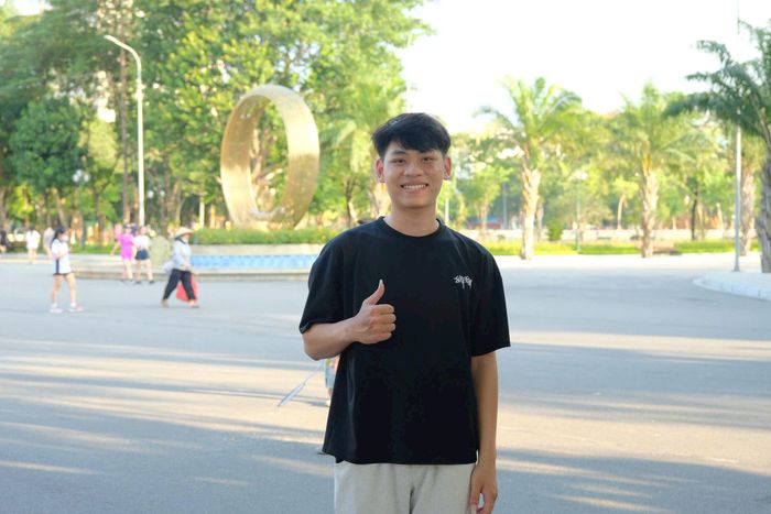 Bạn trẻ Nguyễn Trung hy vọng tuyến bố đi bộ sắp tới sẽ có nhiều không gian sinh hoạt văn hoá đa dạng. Ảnh: PV