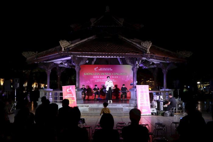 Chương trình biểu diễn jazz tại Nhà Bát Giác trở thành điểm hẹn nghệ thuật được nhiều người yêu thích. Ảnh: SVHTTDL