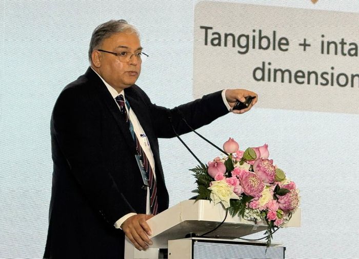 Tiến sĩ Janhwij Sharma, Phó Tổng giám đốc Cơ quan Khảo sát Khảo cổ học Ấn Độ (ASI). Ảnh: Kiều Thoan Thu