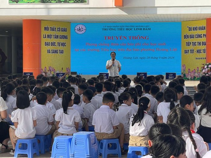 Truyền thông giáo dục sức khỏe chuyên đề về phòng, chống thừa cân, béo phì cho học sinh. Ảnh: HL