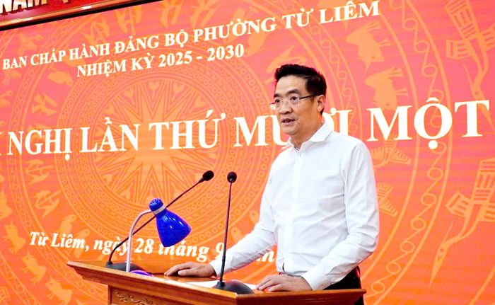 Bí thư Đảng uỷ phường Từ Liêm Nguyễn Trọng Kỳ Anh phát biểu tại hội nghị. Ảnh: PV