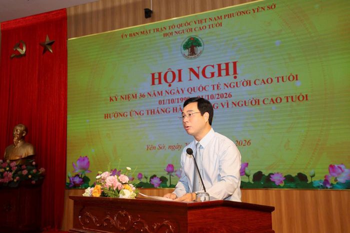 Đồng chí Nguyễn Minh Tâm, Bí thư Đảng uỷ, Chủ tịch HĐND phường Yên Sở phát biểu tại hội nghị. Ảnh: PV