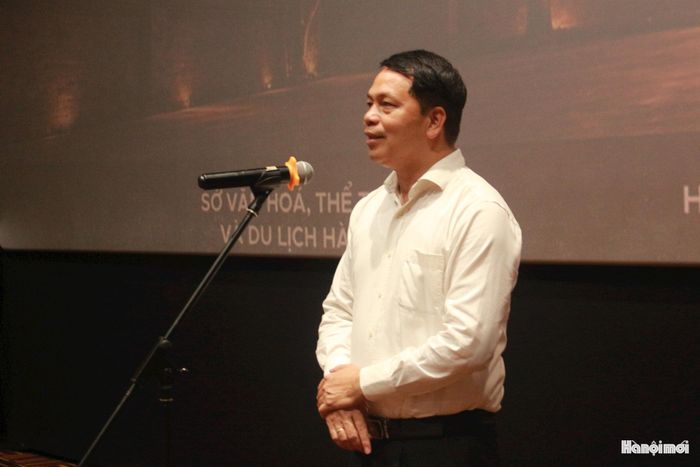 Tiến sĩ Lê Xuân Kiêu, Giám đốc Trung tâm Hoạt động Văn hóa Khoa học Văn Miếu - Quốc Tử Giám phát biểu lễ bế mạc. Ảnh: Mộc Miên