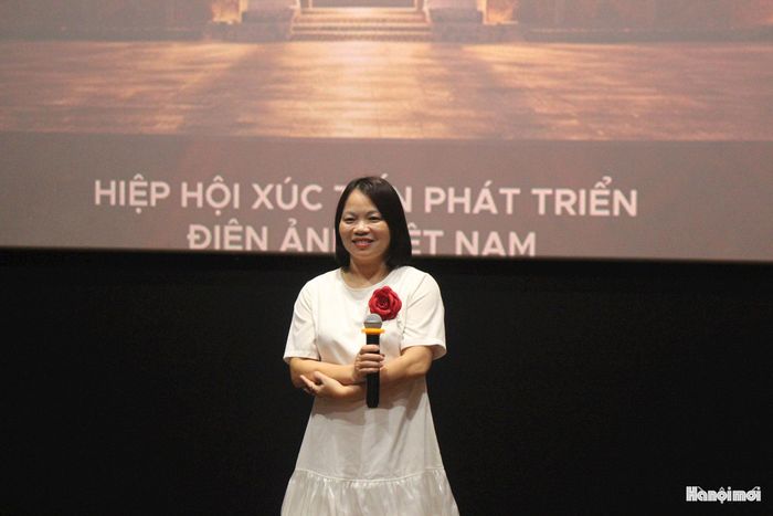 Nhà biên kịch Phạm Thị Thanh Hà, Trưởng phòng Kịch bản, Công ty Cổ phần Hãng phim Hoạt hình Việt Nam chia sẻ tại lễ bế mạc. Ảnh: Mộc Miên